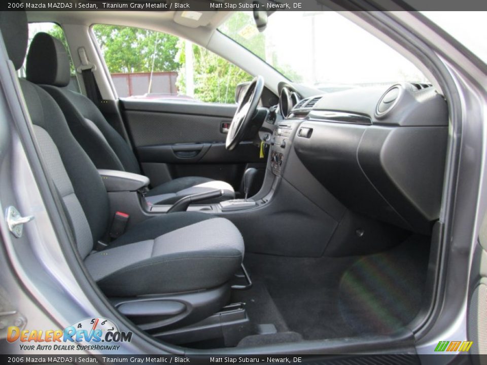 2006 Mazda MAZDA3 i Sedan Titanium Gray Metallic / Black Photo #16