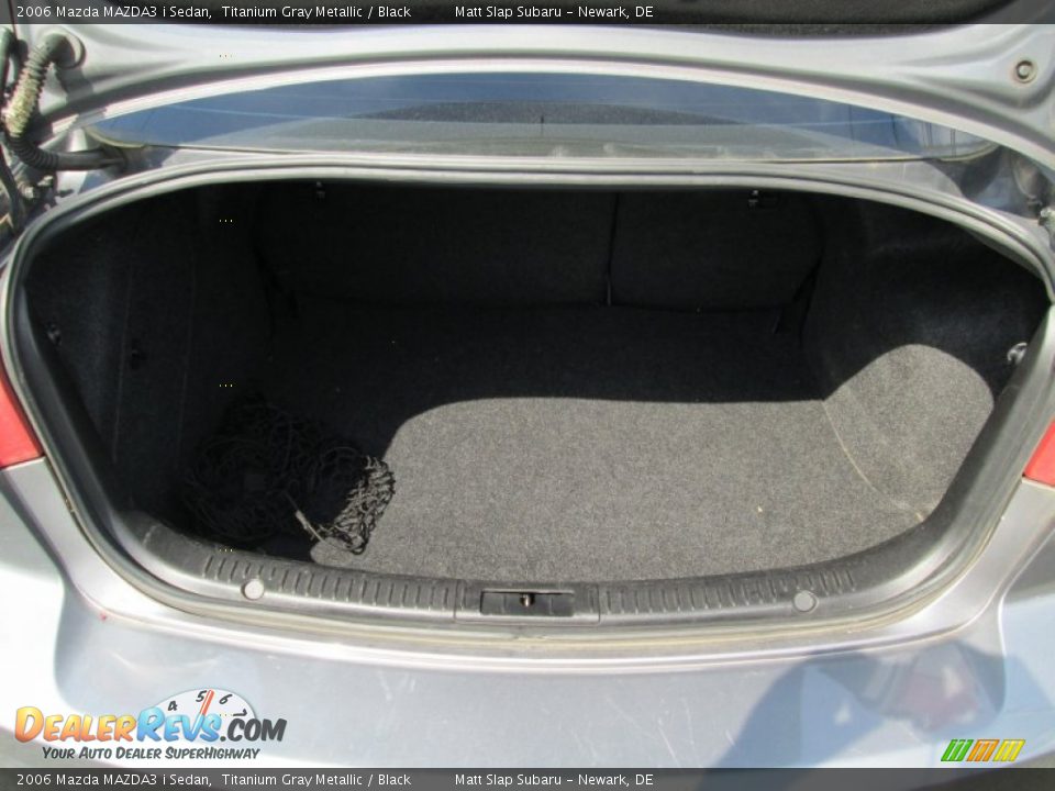2006 Mazda MAZDA3 i Sedan Titanium Gray Metallic / Black Photo #19