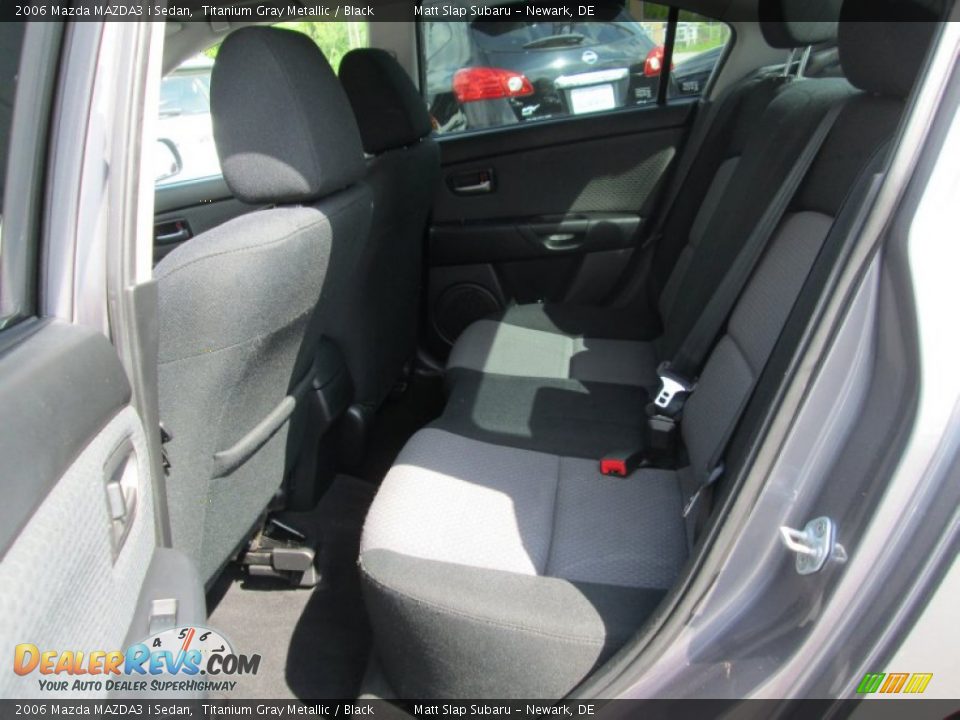 2006 Mazda MAZDA3 i Sedan Titanium Gray Metallic / Black Photo #20