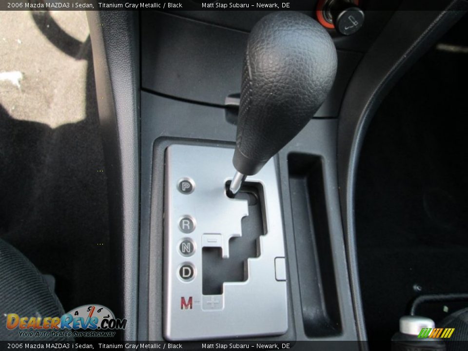 2006 Mazda MAZDA3 i Sedan Titanium Gray Metallic / Black Photo #25