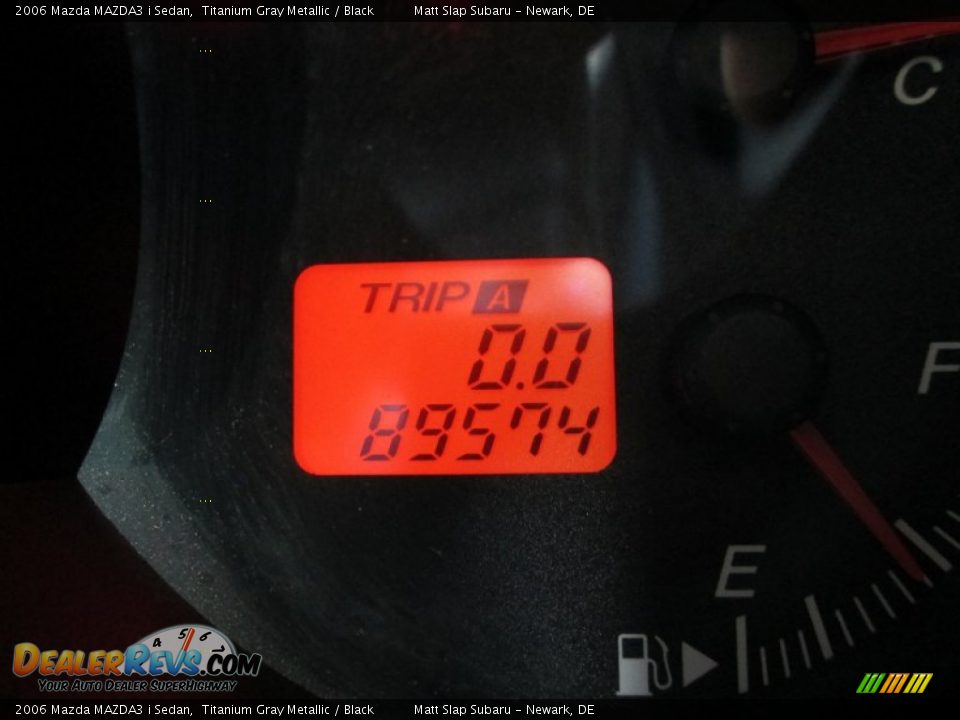 2006 Mazda MAZDA3 i Sedan Titanium Gray Metallic / Black Photo #27