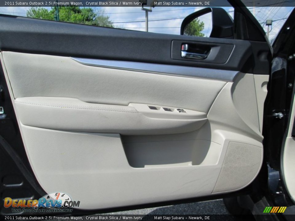 2011 Subaru Outback 2.5i Premium Wagon Crystal Black Silica / Warm Ivory Photo #12
