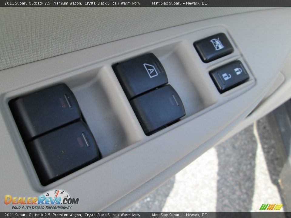 2011 Subaru Outback 2.5i Premium Wagon Crystal Black Silica / Warm Ivory Photo #13