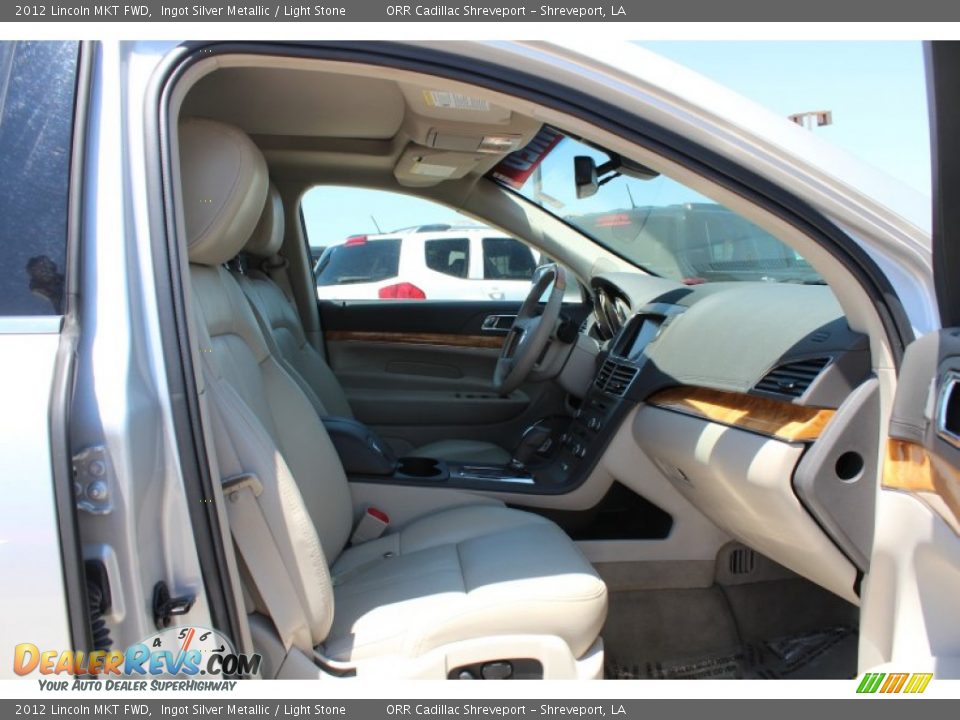 2012 Lincoln MKT FWD Ingot Silver Metallic / Light Stone Photo #18