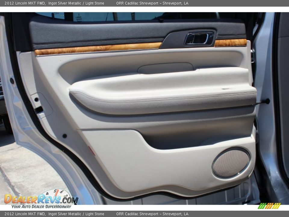 2012 Lincoln MKT FWD Ingot Silver Metallic / Light Stone Photo #19