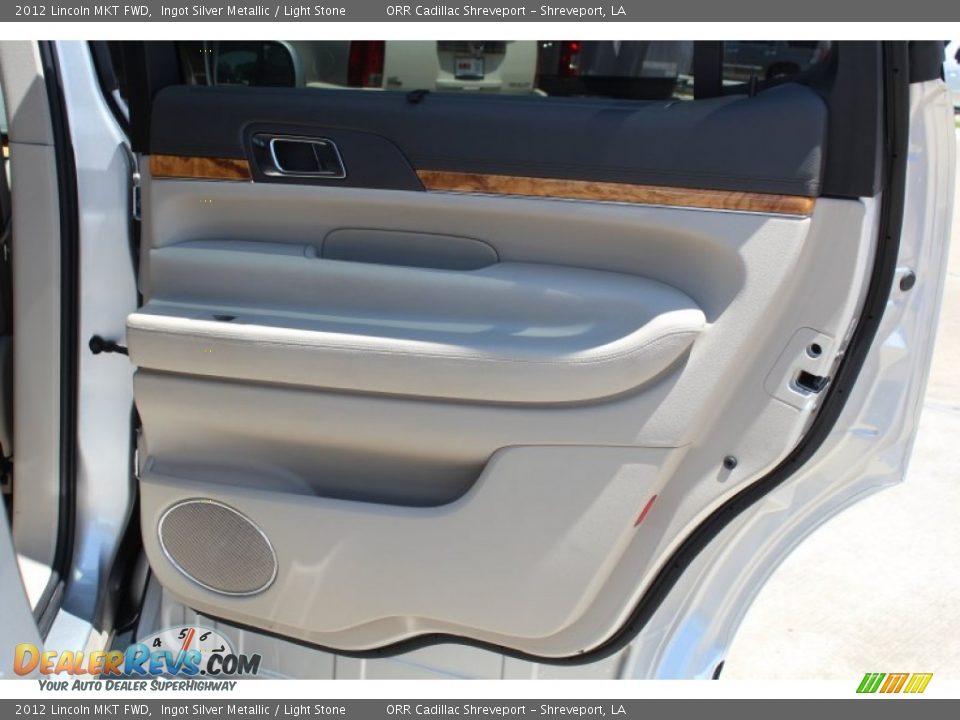 2012 Lincoln MKT FWD Ingot Silver Metallic / Light Stone Photo #21