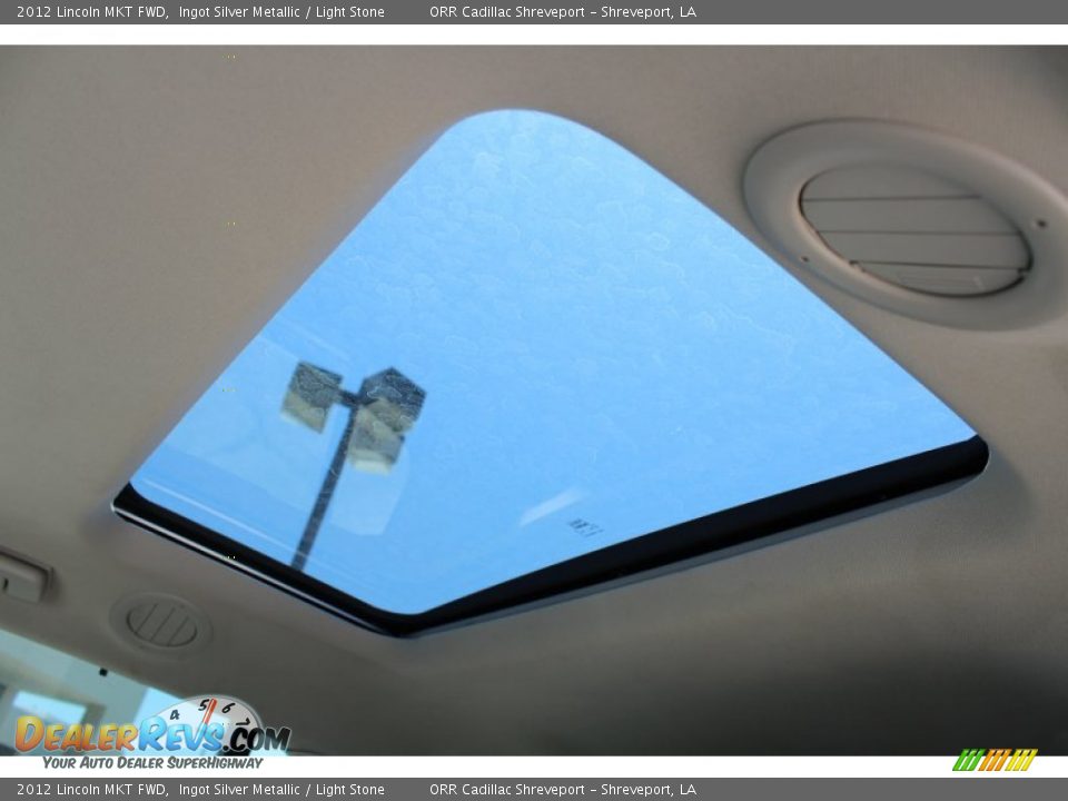 Sunroof of 2012 Lincoln MKT FWD Photo #28
