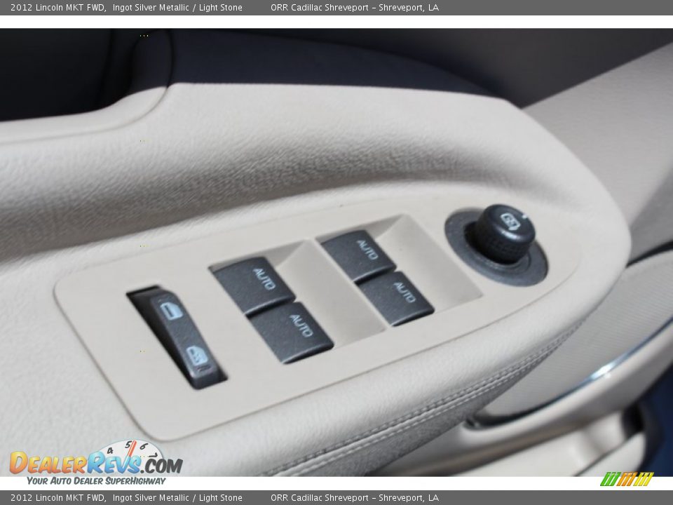 2012 Lincoln MKT FWD Ingot Silver Metallic / Light Stone Photo #36