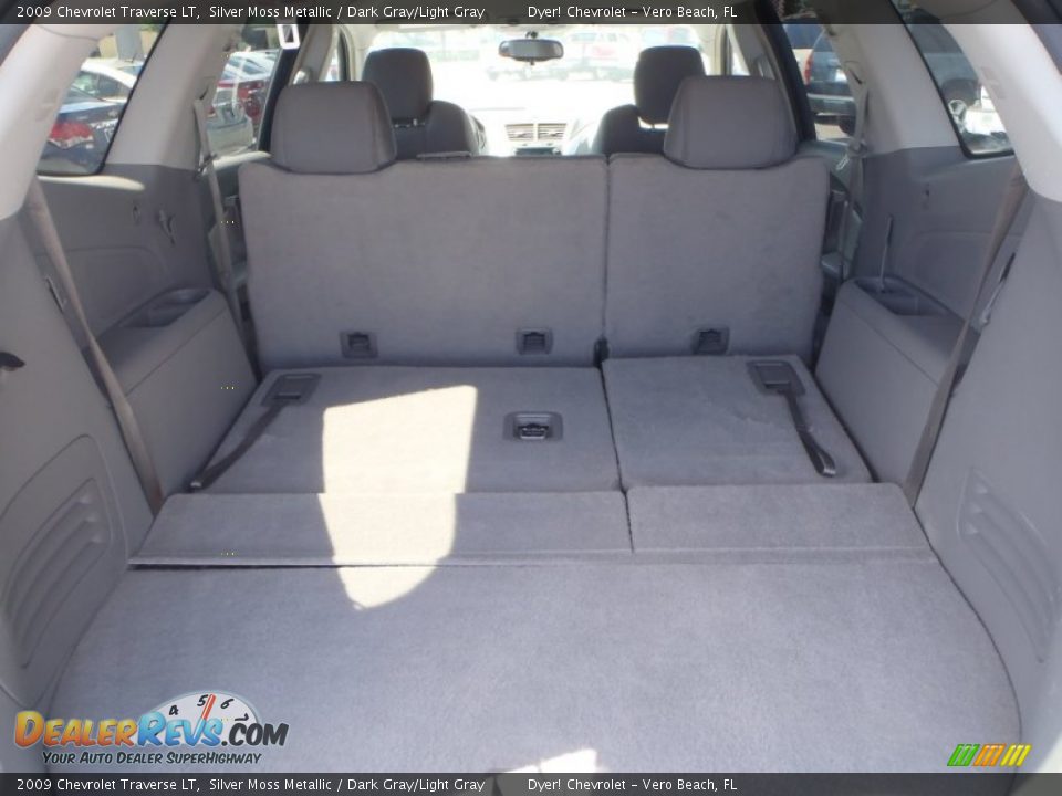 2009 Chevrolet Traverse LT Trunk Photo #7