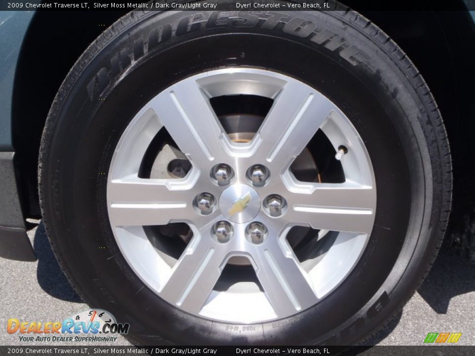 2009 Chevrolet Traverse LT Wheel Photo #10