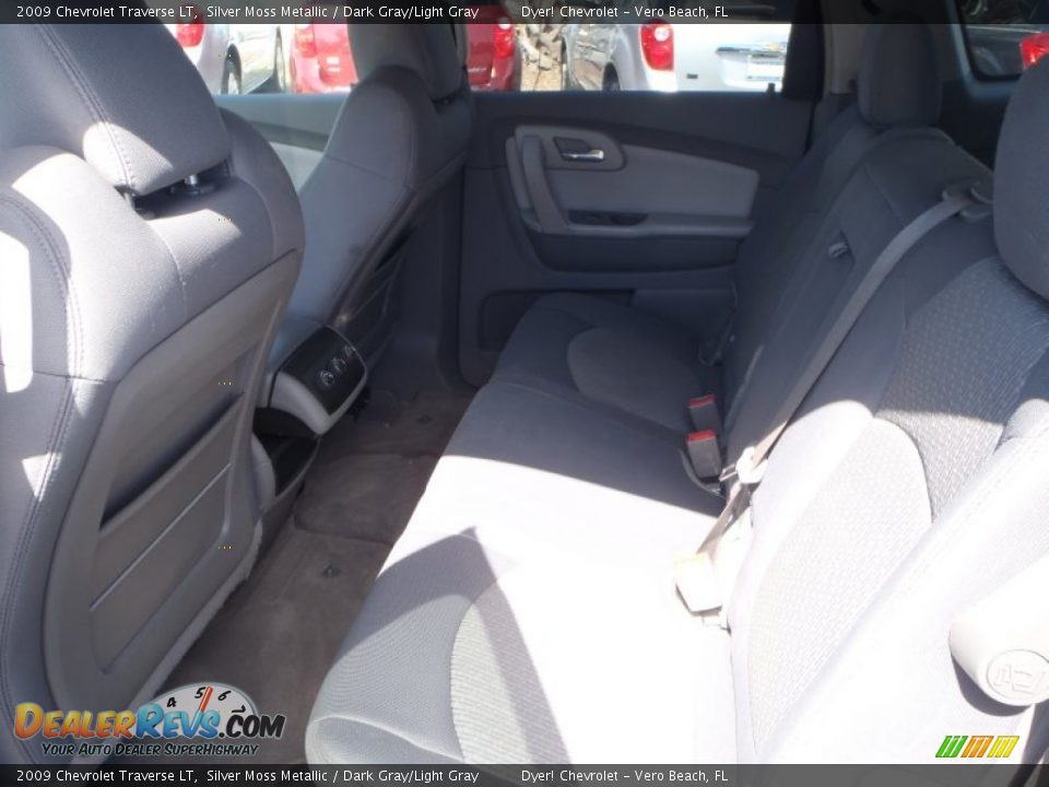 2009 Chevrolet Traverse LT Silver Moss Metallic / Dark Gray/Light Gray Photo #22