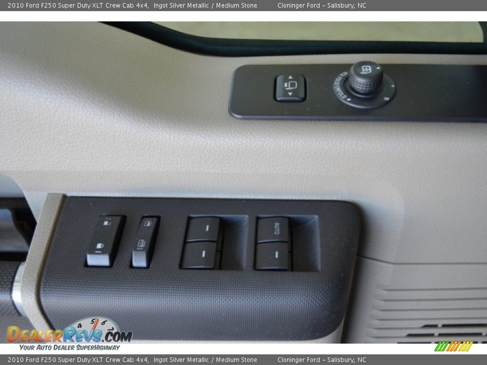 2010 Ford F250 Super Duty XLT Crew Cab 4x4 Ingot Silver Metallic / Medium Stone Photo #9