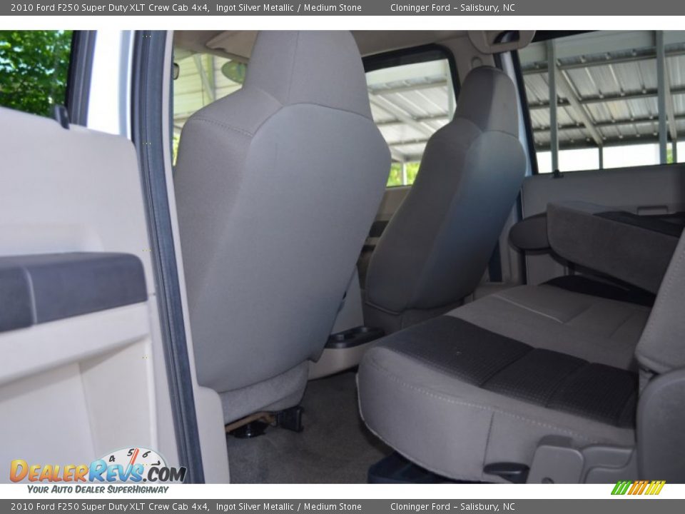 2010 Ford F250 Super Duty XLT Crew Cab 4x4 Ingot Silver Metallic / Medium Stone Photo #12
