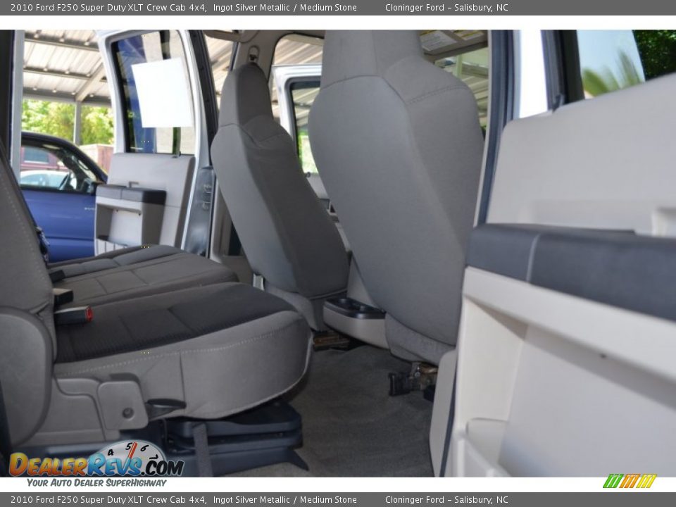 2010 Ford F250 Super Duty XLT Crew Cab 4x4 Ingot Silver Metallic / Medium Stone Photo #13
