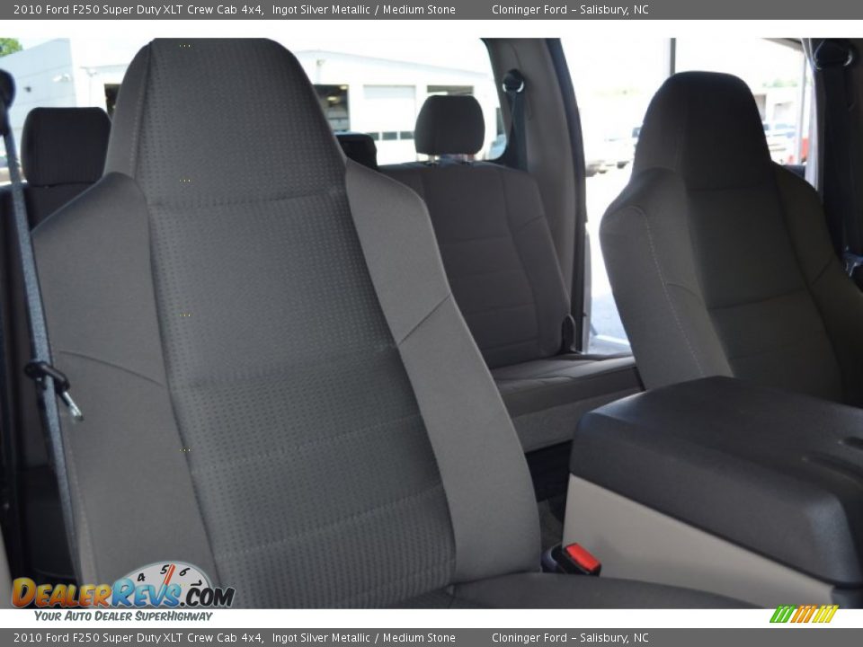 2010 Ford F250 Super Duty XLT Crew Cab 4x4 Ingot Silver Metallic / Medium Stone Photo #17