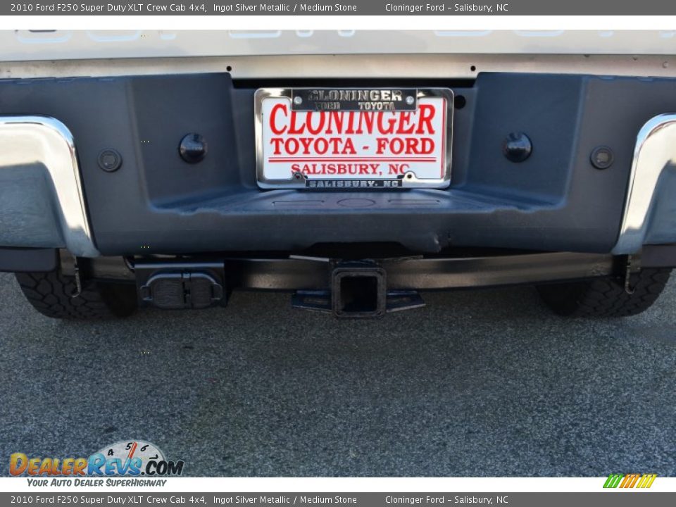 2010 Ford F250 Super Duty XLT Crew Cab 4x4 Ingot Silver Metallic / Medium Stone Photo #20