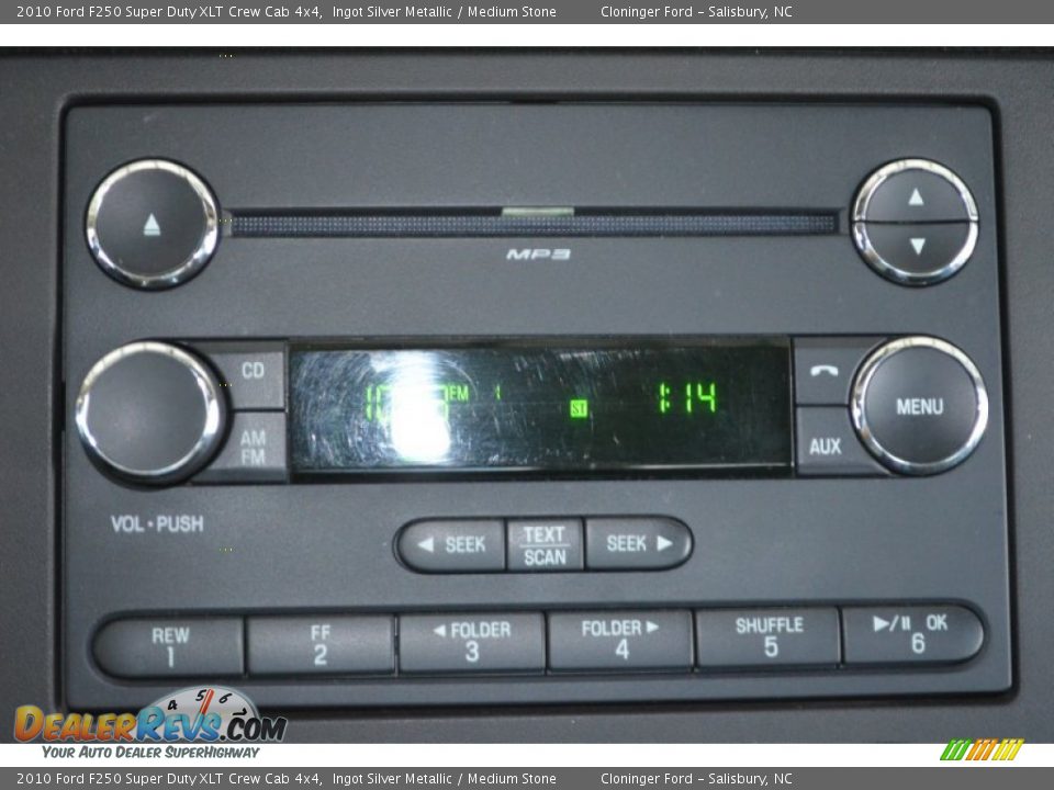 2010 Ford F250 Super Duty XLT Crew Cab 4x4 Ingot Silver Metallic / Medium Stone Photo #28