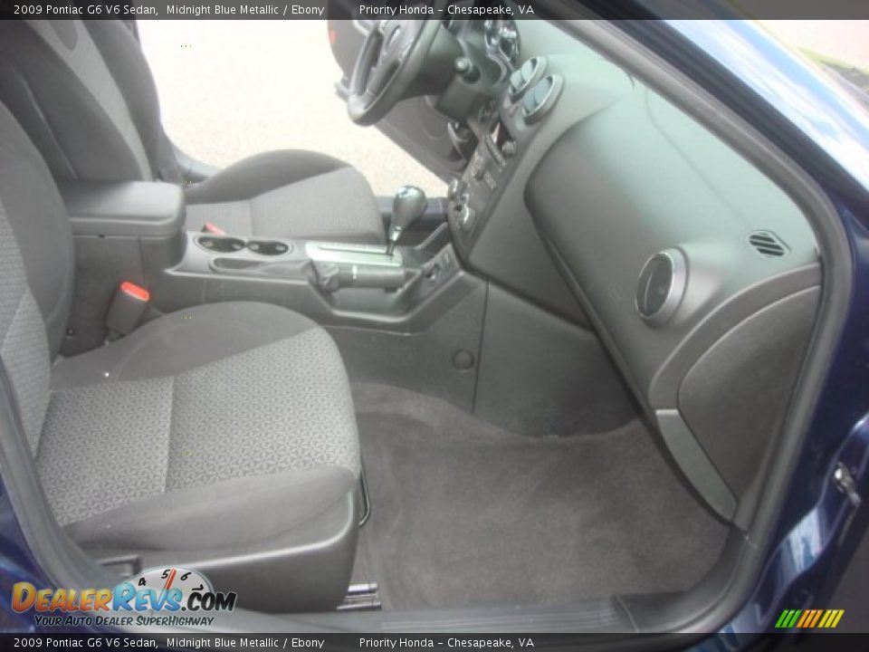 2009 Pontiac G6 V6 Sedan Midnight Blue Metallic / Ebony Photo #13