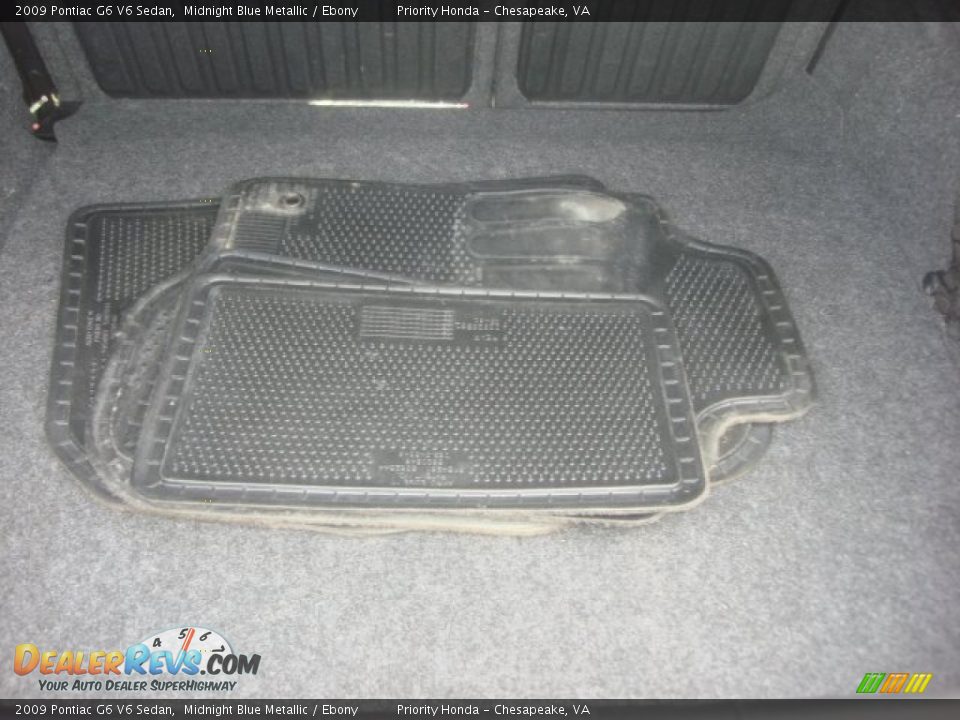 2009 Pontiac G6 V6 Sedan Midnight Blue Metallic / Ebony Photo #14