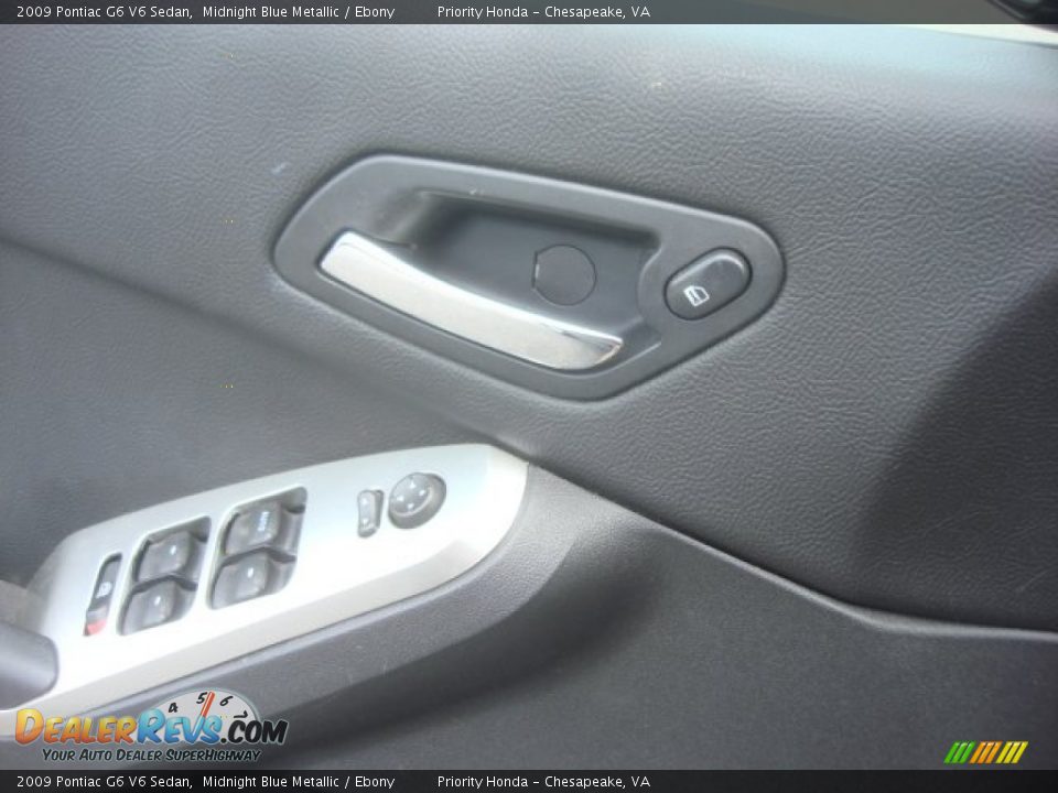 2009 Pontiac G6 V6 Sedan Midnight Blue Metallic / Ebony Photo #17