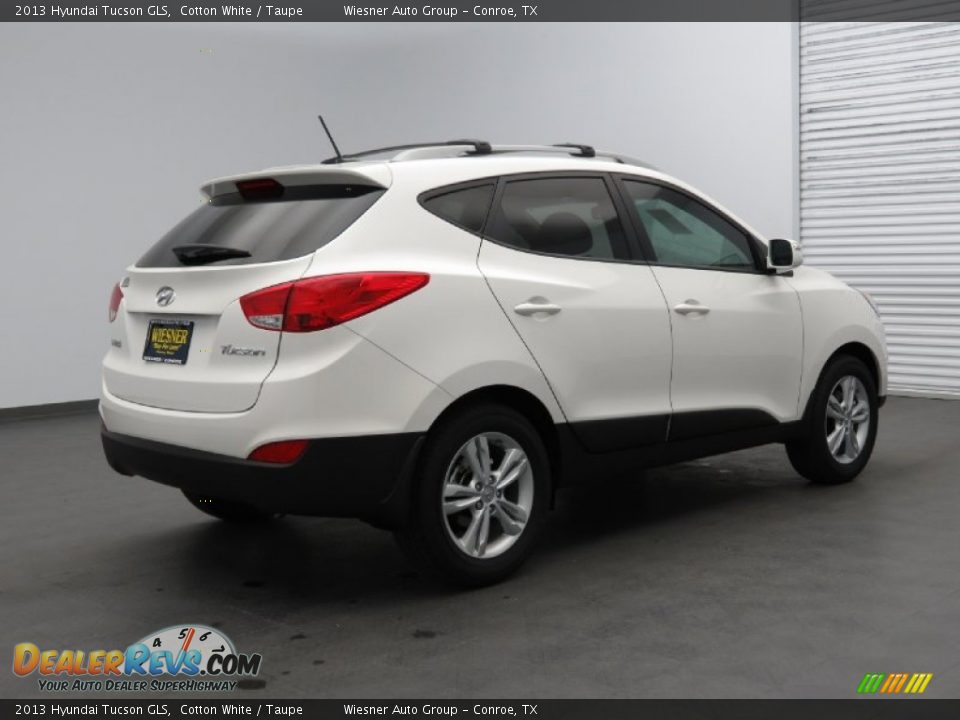 2013 Hyundai Tucson GLS Cotton White / Taupe Photo #2