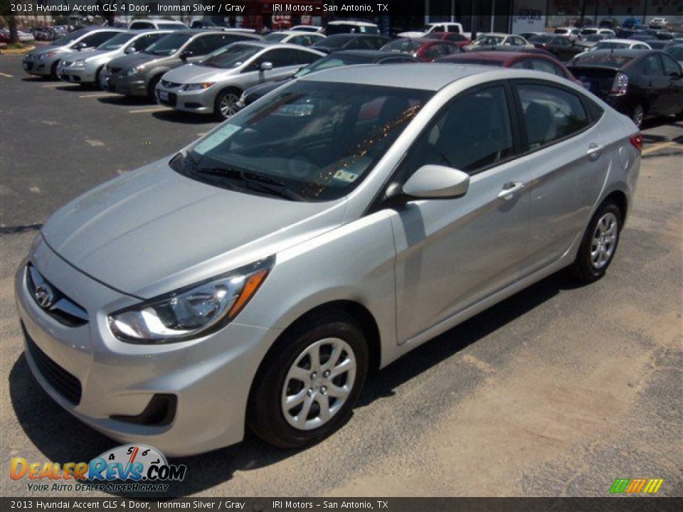 Front 3/4 View of 2013 Hyundai Accent GLS 4 Door Photo #1