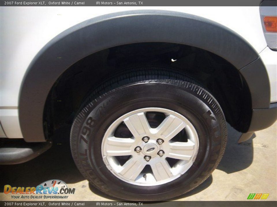 2007 Ford Explorer XLT Oxford White / Camel Photo #4