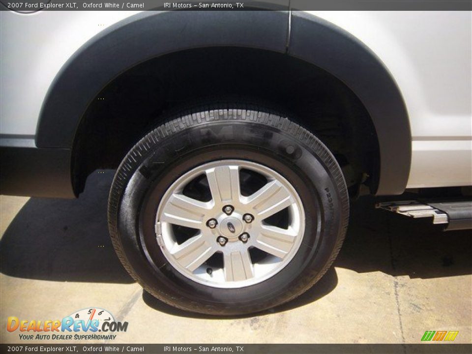 2007 Ford Explorer XLT Oxford White / Camel Photo #5