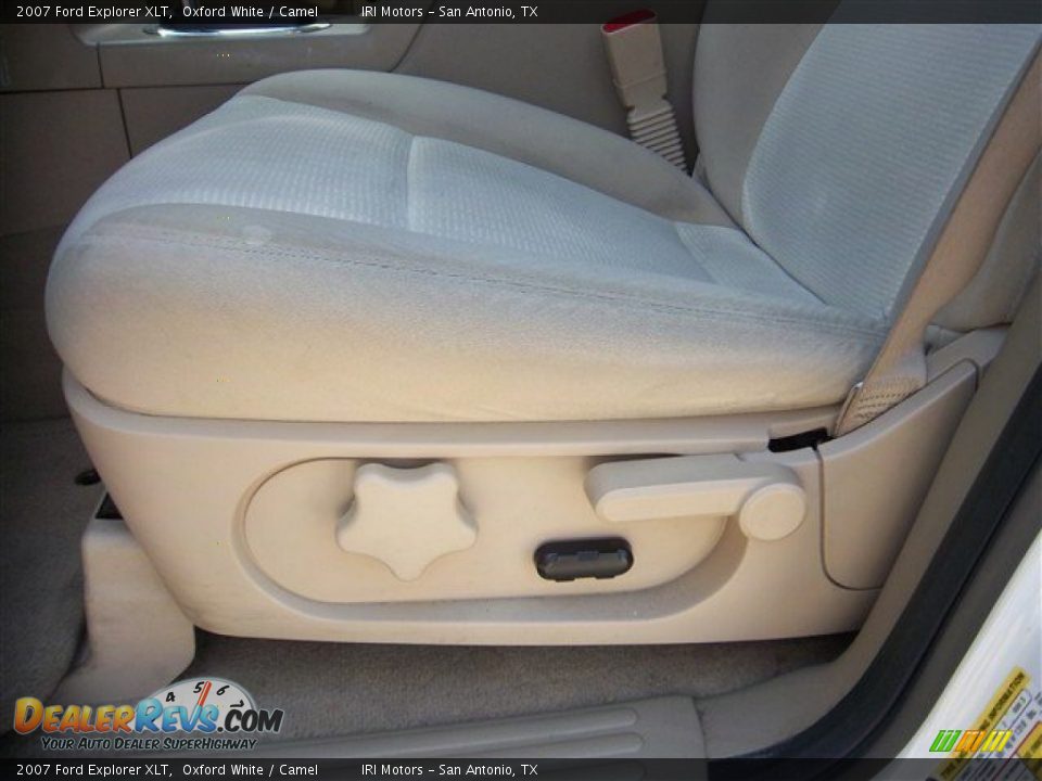 2007 Ford Explorer XLT Oxford White / Camel Photo #15