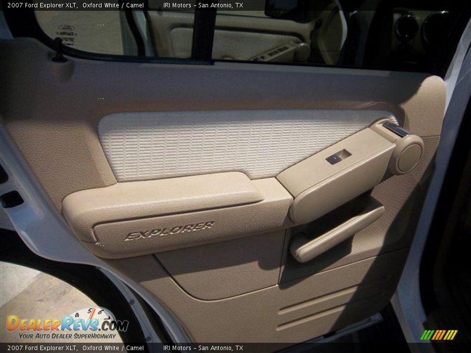 2007 Ford Explorer XLT Oxford White / Camel Photo #16
