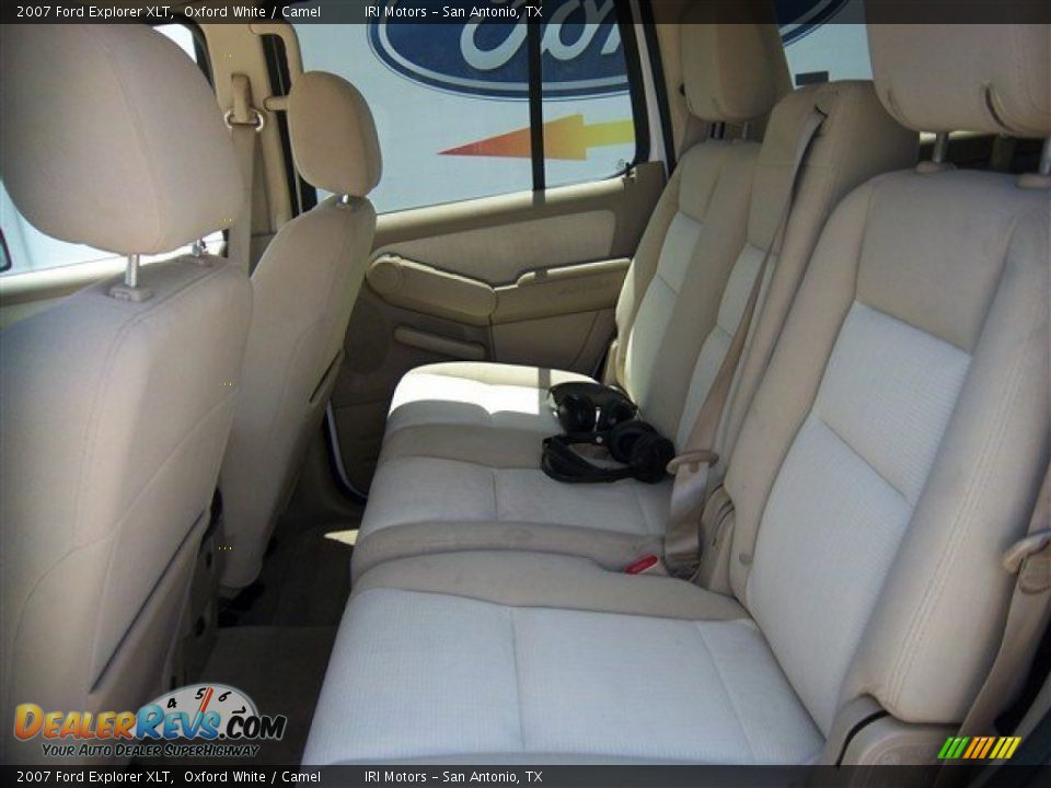 2007 Ford Explorer XLT Oxford White / Camel Photo #17
