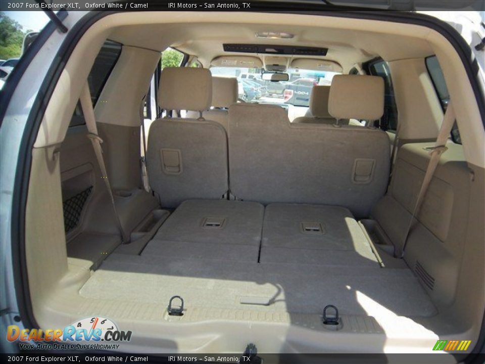 2007 Ford Explorer XLT Oxford White / Camel Photo #18