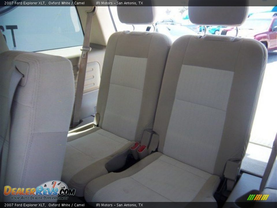 2007 Ford Explorer XLT Oxford White / Camel Photo #19