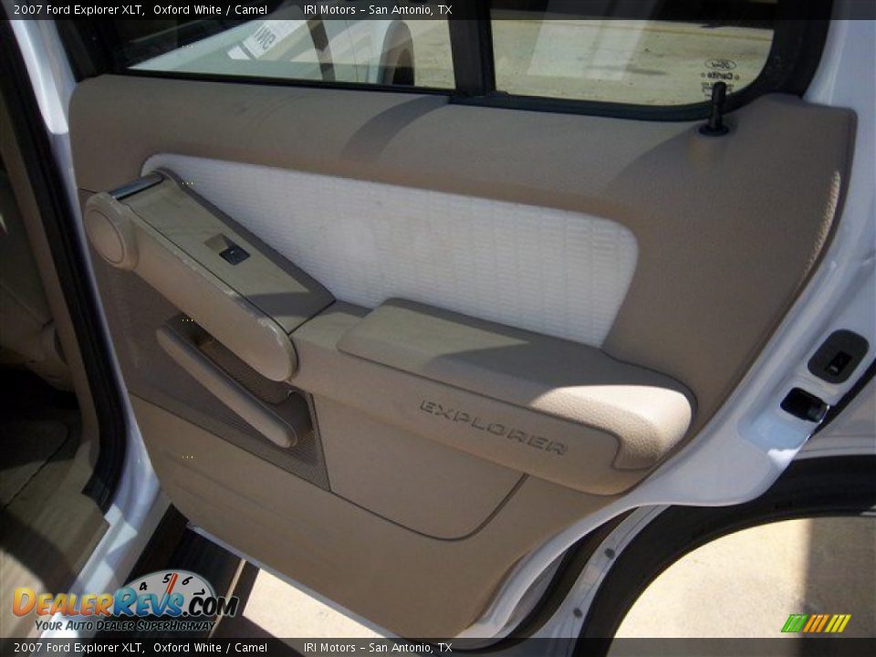 2007 Ford Explorer XLT Oxford White / Camel Photo #21