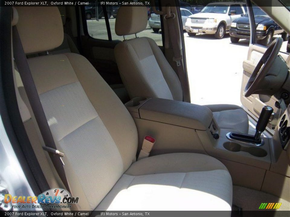 2007 Ford Explorer XLT Oxford White / Camel Photo #26