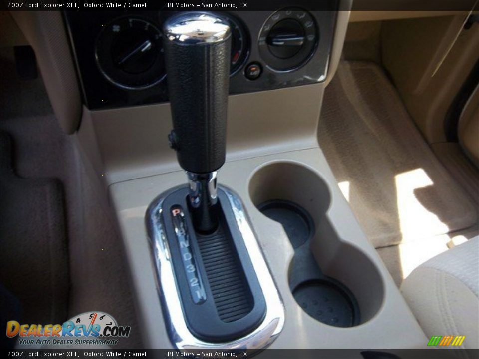 2007 Ford Explorer XLT Oxford White / Camel Photo #31