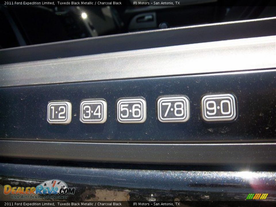 2011 Ford Expedition Limited Tuxedo Black Metallic / Charcoal Black Photo #10