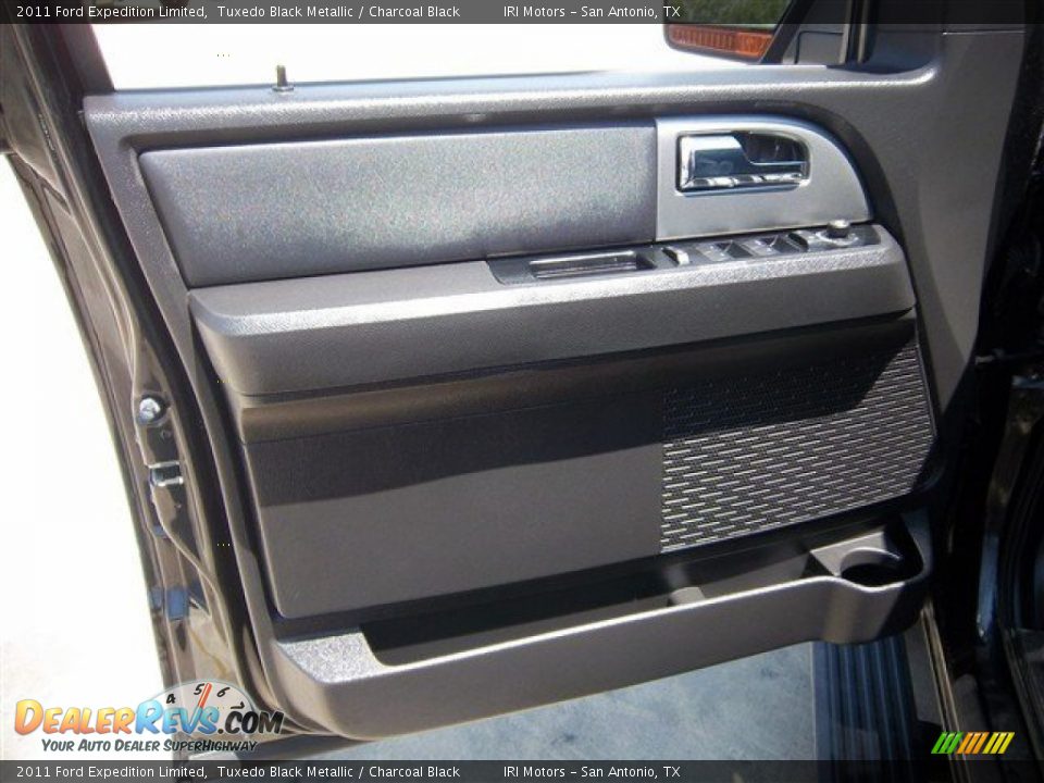 2011 Ford Expedition Limited Tuxedo Black Metallic / Charcoal Black Photo #11