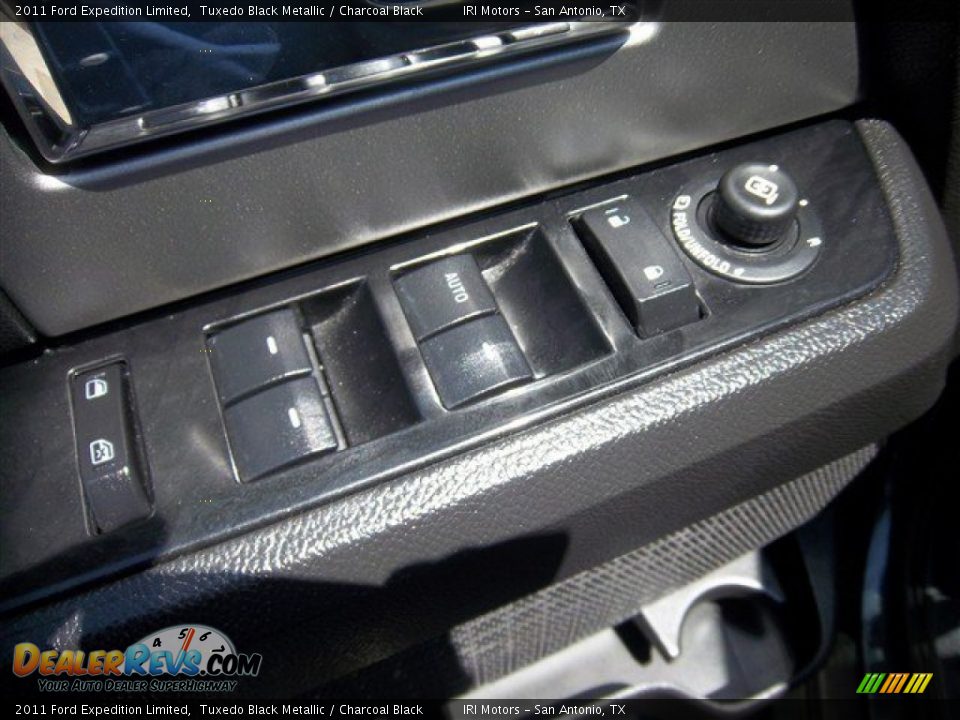 2011 Ford Expedition Limited Tuxedo Black Metallic / Charcoal Black Photo #13