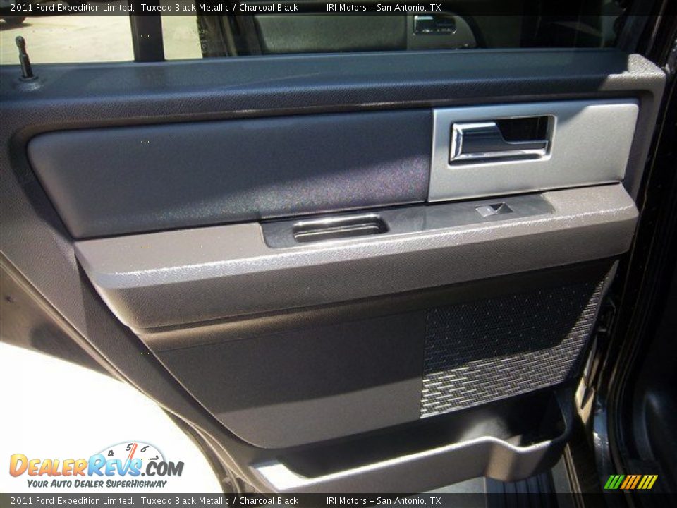 2011 Ford Expedition Limited Tuxedo Black Metallic / Charcoal Black Photo #16