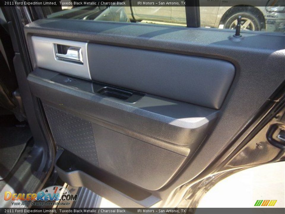 2011 Ford Expedition Limited Tuxedo Black Metallic / Charcoal Black Photo #22
