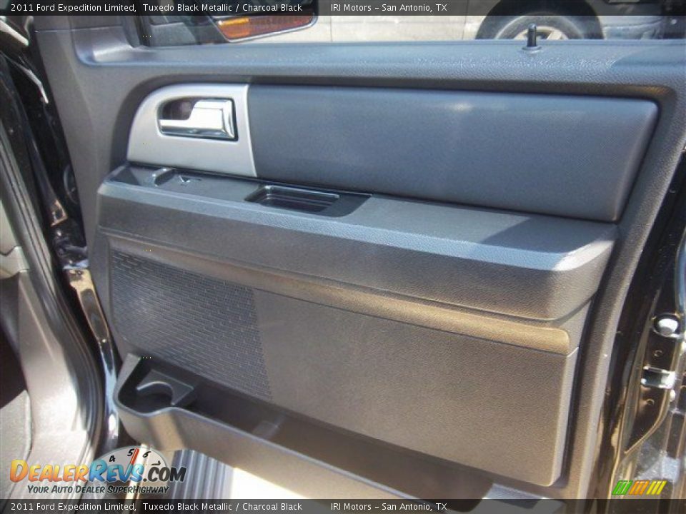 2011 Ford Expedition Limited Tuxedo Black Metallic / Charcoal Black Photo #25