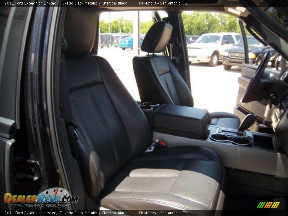 2011 Ford Expedition Limited Tuxedo Black Metallic / Charcoal Black Photo #26