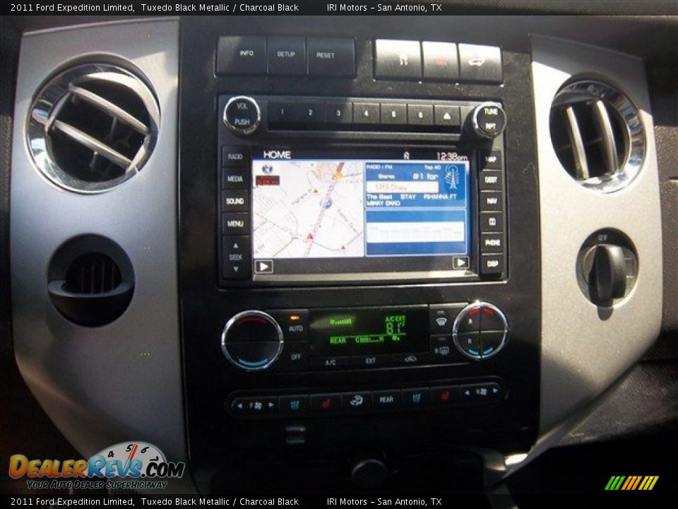 2011 Ford Expedition Limited Tuxedo Black Metallic / Charcoal Black Photo #32
