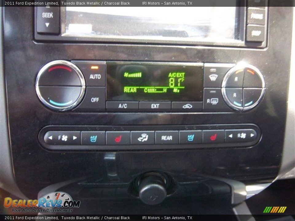 2011 Ford Expedition Limited Tuxedo Black Metallic / Charcoal Black Photo #35