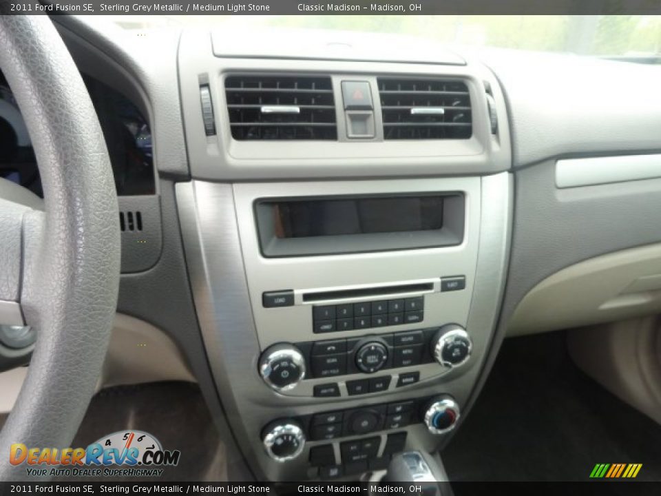 Controls of 2011 Ford Fusion SE Photo #5
