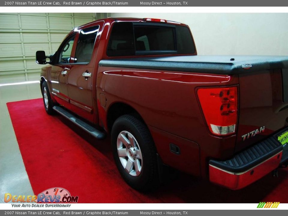 2007 Nissan Titan LE Crew Cab Red Brawn / Graphite Black/Titanium Photo #4