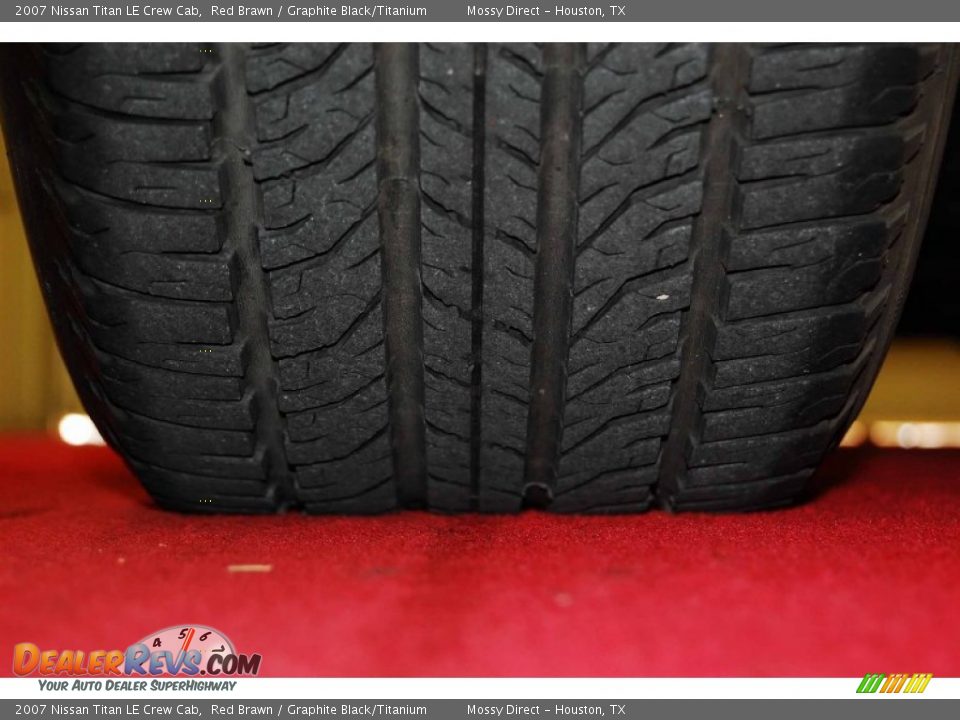 2007 Nissan Titan LE Crew Cab Red Brawn / Graphite Black/Titanium Photo #7