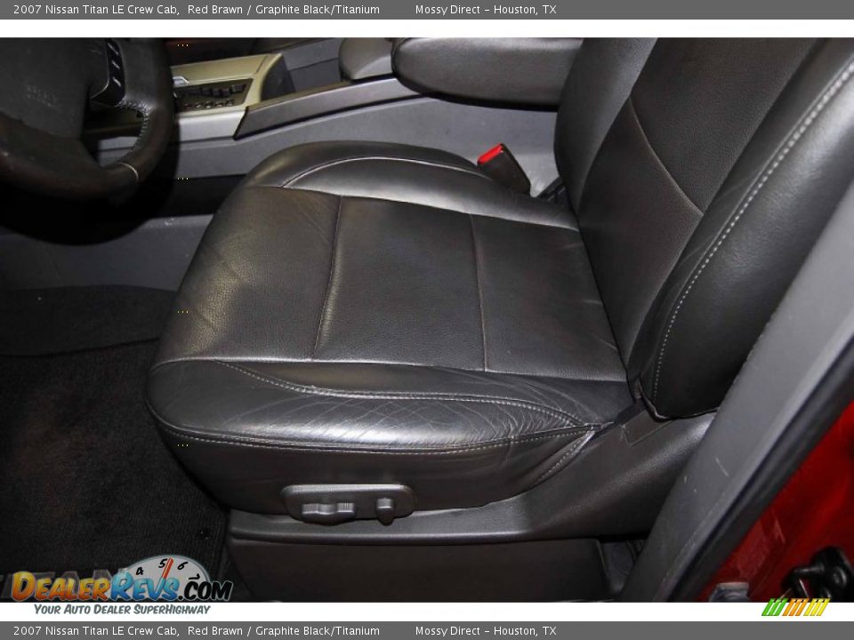 2007 Nissan Titan LE Crew Cab Red Brawn / Graphite Black/Titanium Photo #10
