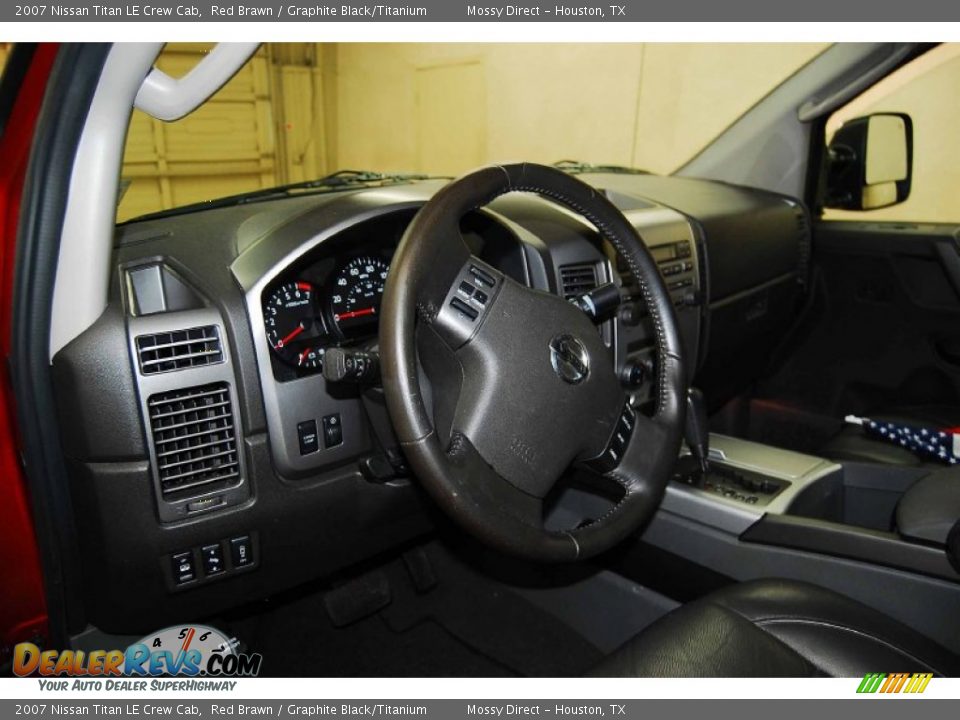 2007 Nissan Titan LE Crew Cab Red Brawn / Graphite Black/Titanium Photo #11